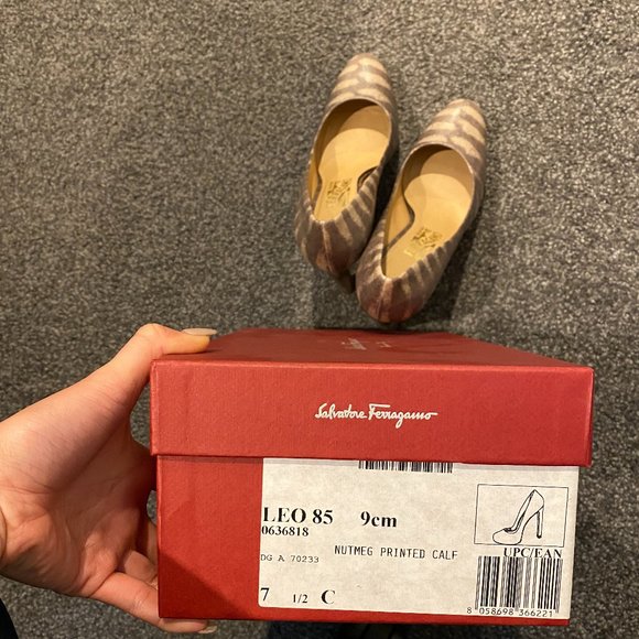 Salvatore Ferragamo Pump Leo 85 size 7.5 C - Picture 6 of 8